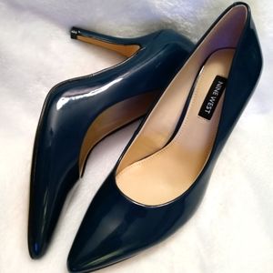 Women's dark teal blue green Nine West high heels in size 6.5 medium!